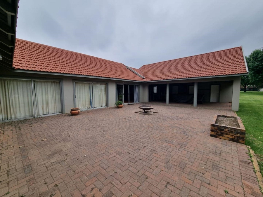 To Let 5 Bedroom Property for Rent in Ebner On Vaal Gauteng