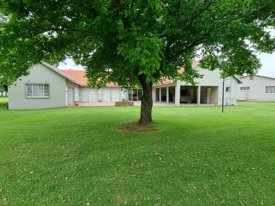 To Let 5 Bedroom Property for Rent in Ebner On Vaal Gauteng