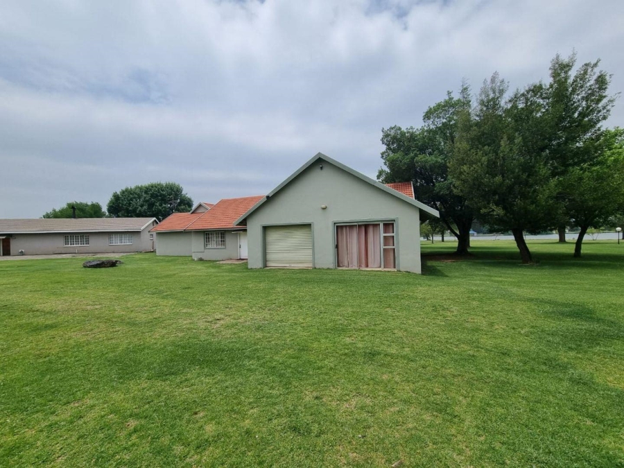 To Let 5 Bedroom Property for Rent in Ebner On Vaal Gauteng