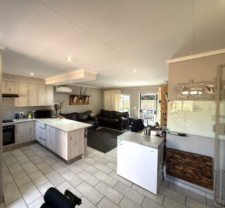 To Let 3 Bedroom Property for Rent in Highveld Gauteng