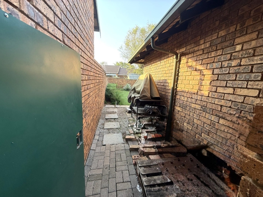 To Let 3 Bedroom Property for Rent in Highveld Gauteng