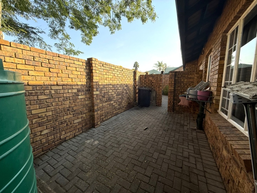 To Let 3 Bedroom Property for Rent in Highveld Gauteng