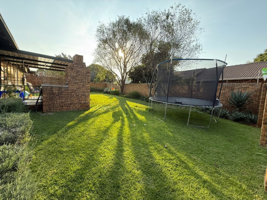 To Let 3 Bedroom Property for Rent in Highveld Gauteng