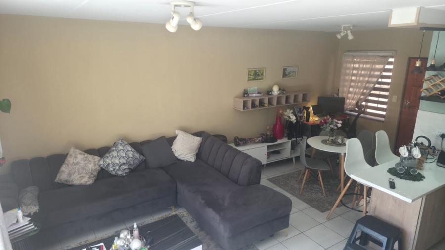 2 Bedroom Property for Sale in Halfway Gardens Gauteng
