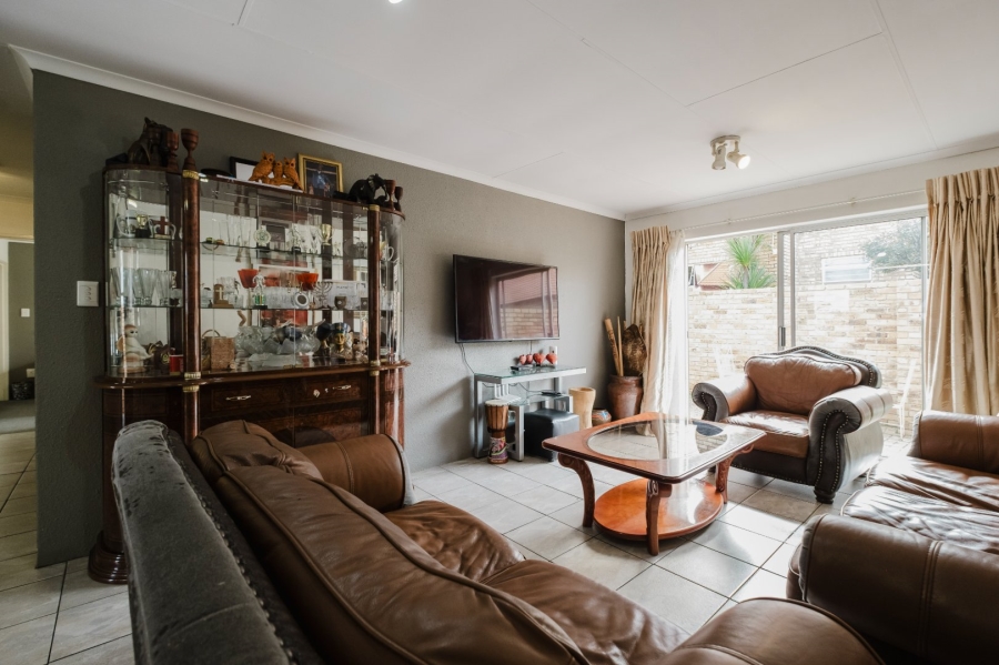 To Let 3 Bedroom Property for Rent in Liefde en Vrede Gauteng