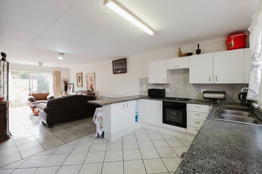 To Let 3 Bedroom Property for Rent in Liefde en Vrede Gauteng