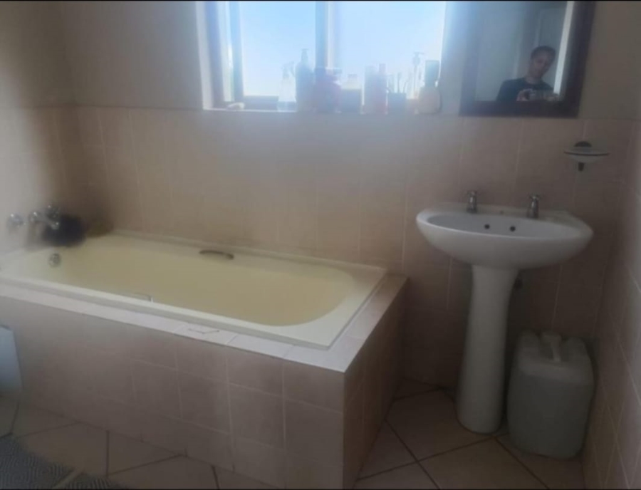 To Let 3 Bedroom Property for Rent in Noordwyk Gauteng