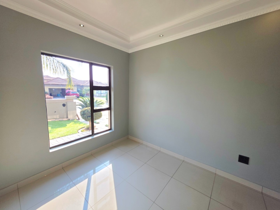 5 Bedroom Property for Sale in Savannah Country Estate Gauteng