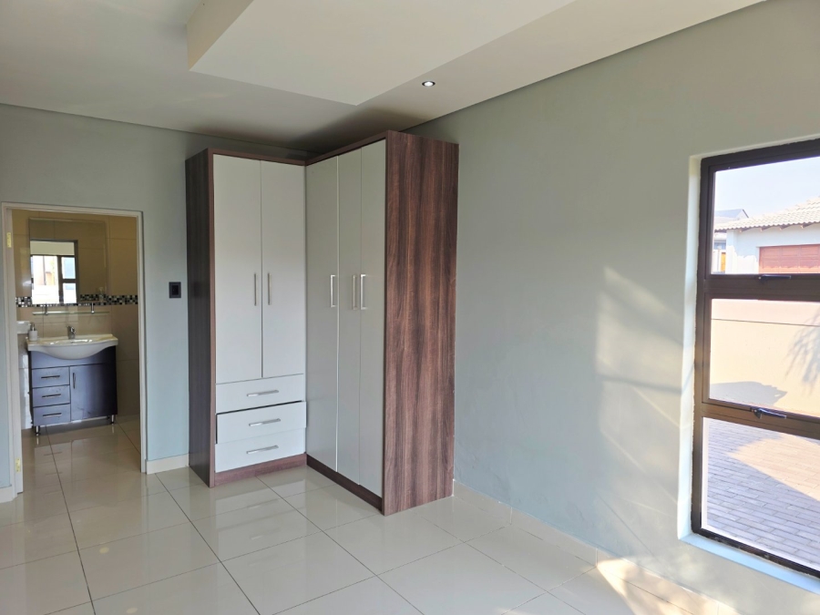 5 Bedroom Property for Sale in Savannah Country Estate Gauteng