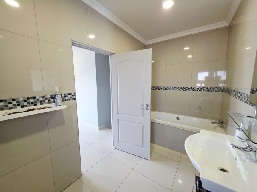 5 Bedroom Property for Sale in Savannah Country Estate Gauteng