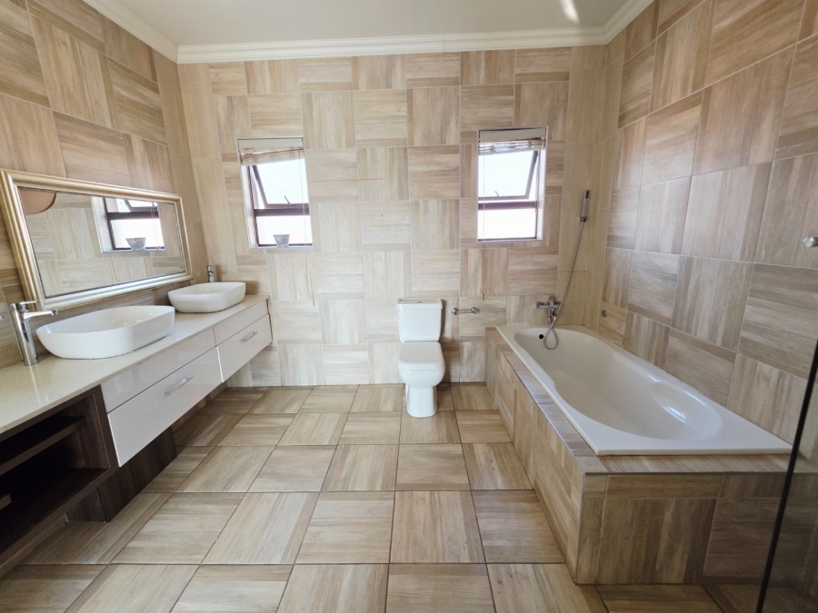 5 Bedroom Property for Sale in Savannah Country Estate Gauteng
