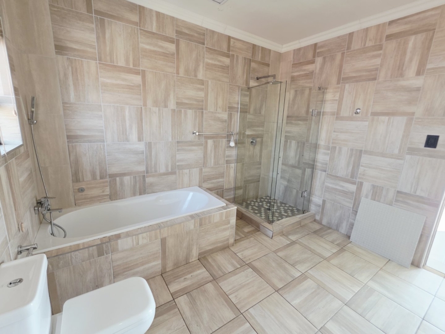 5 Bedroom Property for Sale in Savannah Country Estate Gauteng