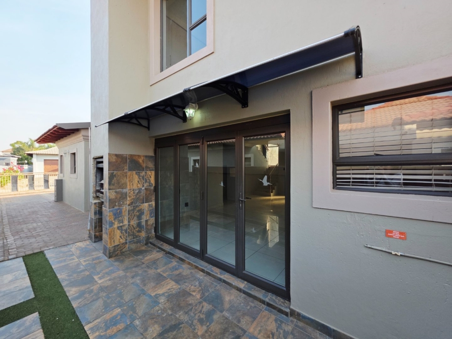 5 Bedroom Property for Sale in Savannah Country Estate Gauteng
