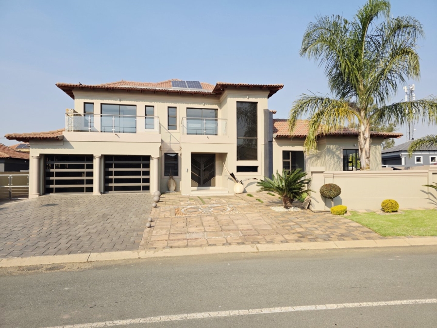 5 Bedroom Property for Sale in Silver Lakes Gauteng