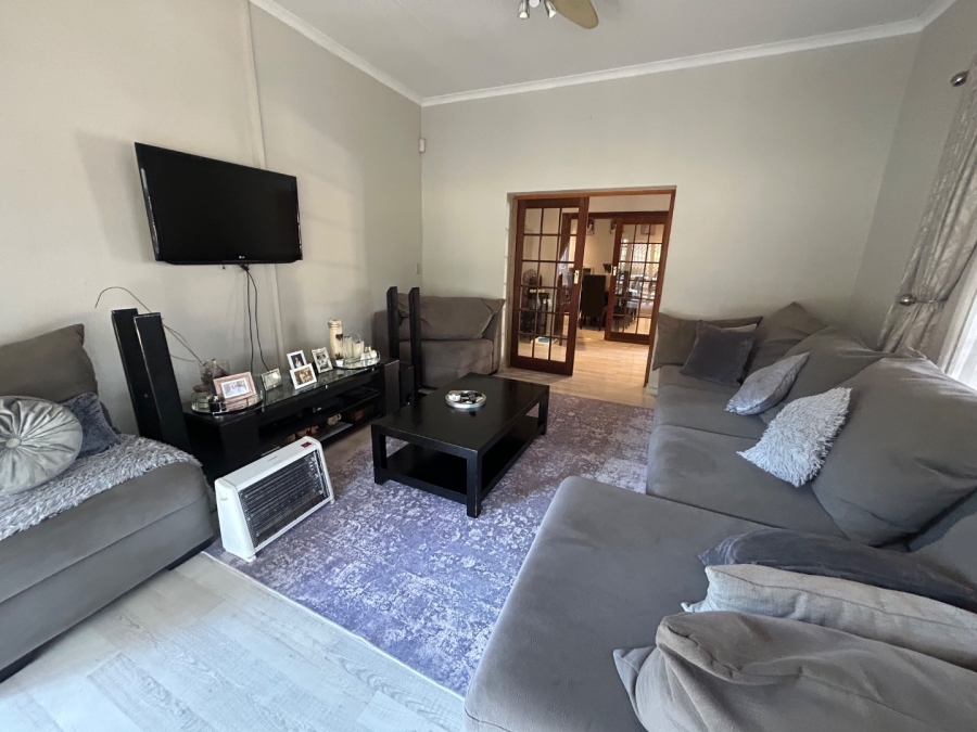 3 Bedroom Property for Sale in Vorna Valley Gauteng