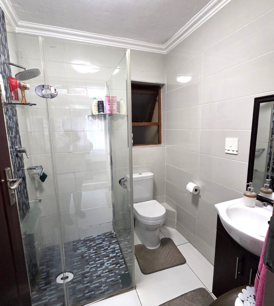 To Let 1 Bedroom Property for Rent in Halfway Gardens Gauteng