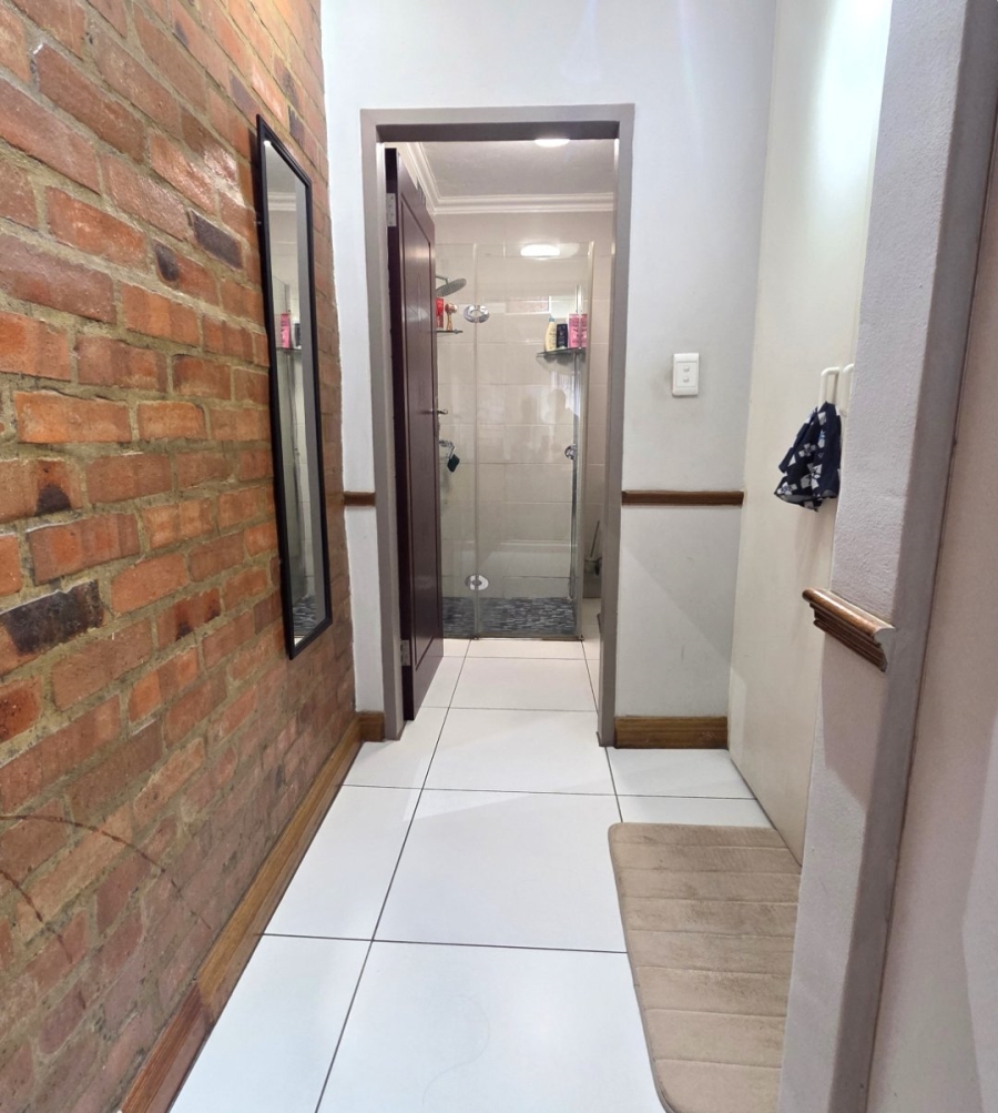 To Let 1 Bedroom Property for Rent in Halfway Gardens Gauteng