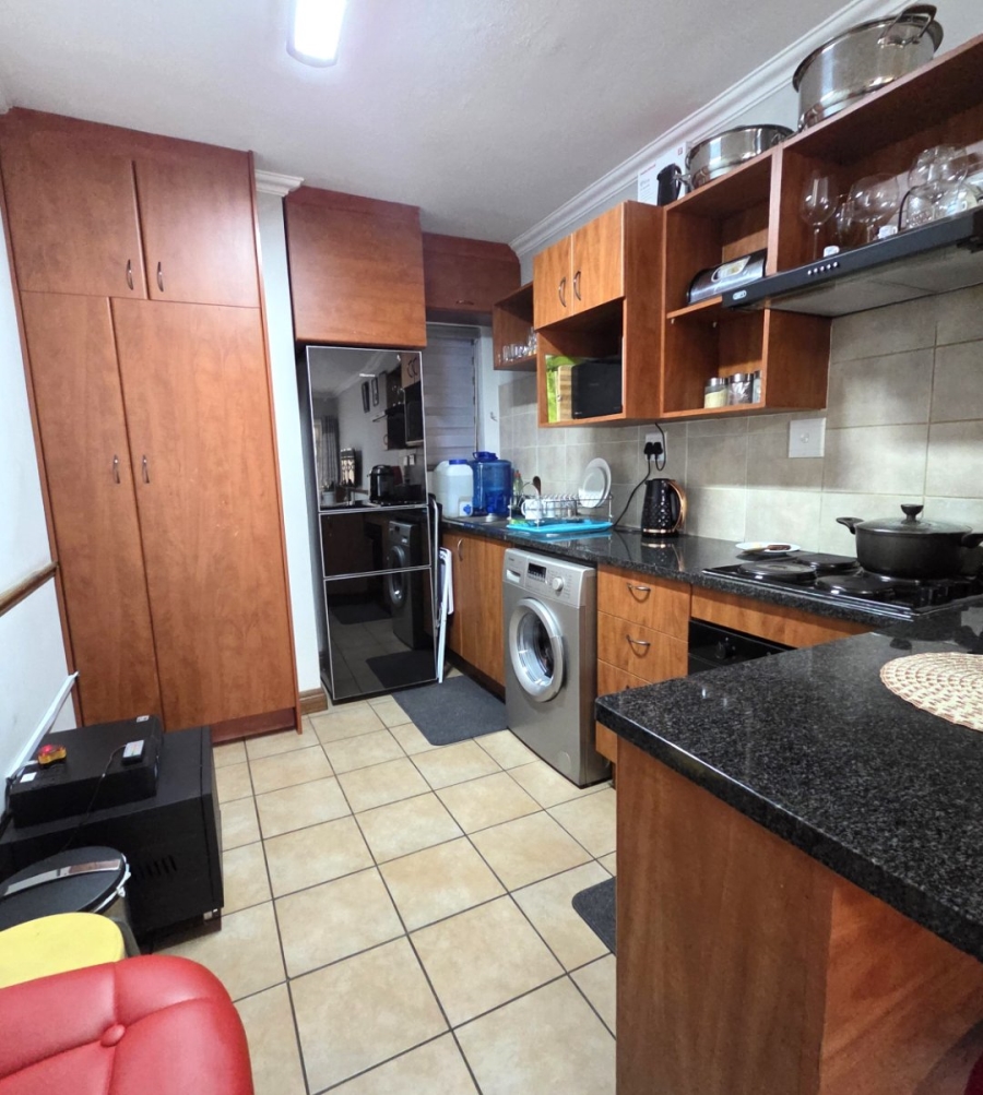 To Let 1 Bedroom Property for Rent in Halfway Gardens Gauteng