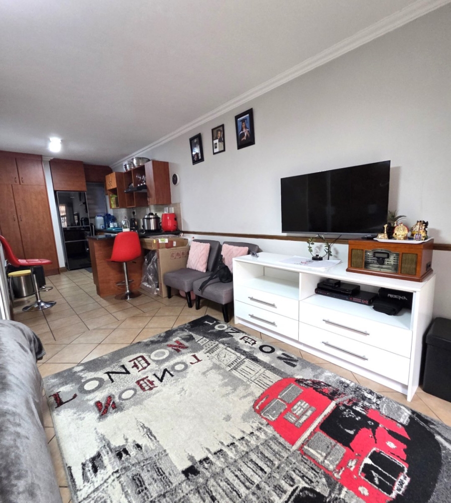 To Let 1 Bedroom Property for Rent in Halfway Gardens Gauteng