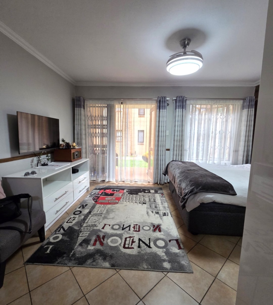 To Let 1 Bedroom Property for Rent in Halfway Gardens Gauteng