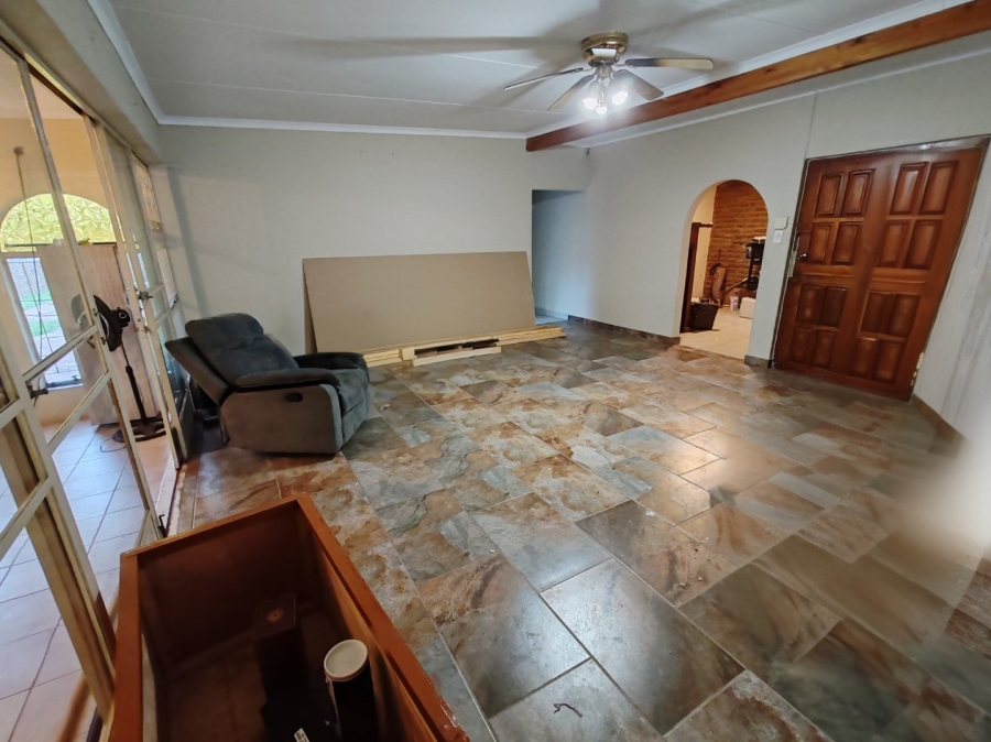 4 Bedroom Property for Sale in Dorandia Gauteng