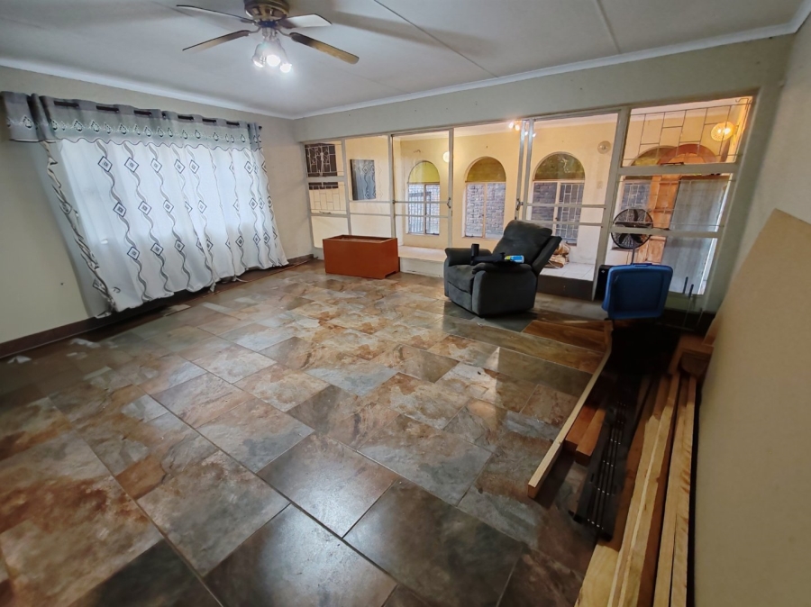 4 Bedroom Property for Sale in Dorandia Gauteng