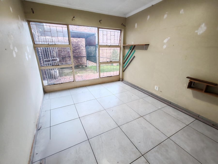 4 Bedroom Property for Sale in Dorandia Gauteng