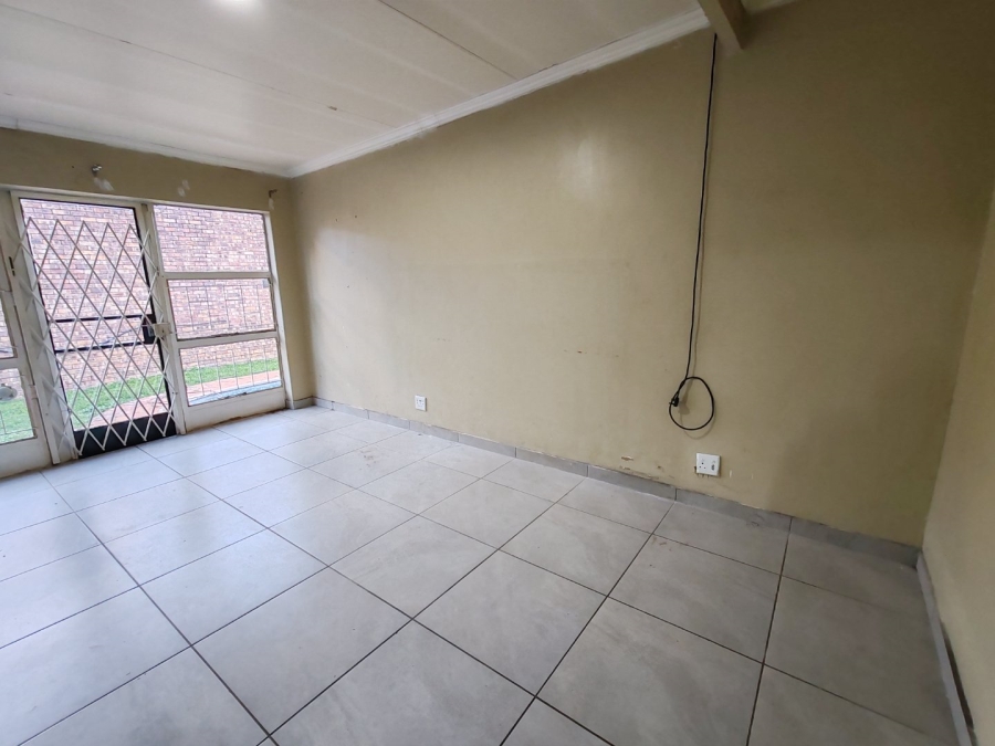 4 Bedroom Property for Sale in Dorandia Gauteng