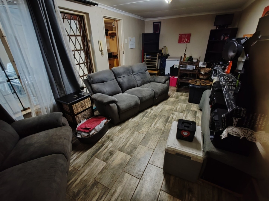 4 Bedroom Property for Sale in Dorandia Gauteng