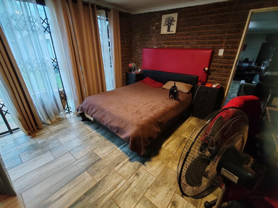 4 Bedroom Property for Sale in Dorandia Gauteng