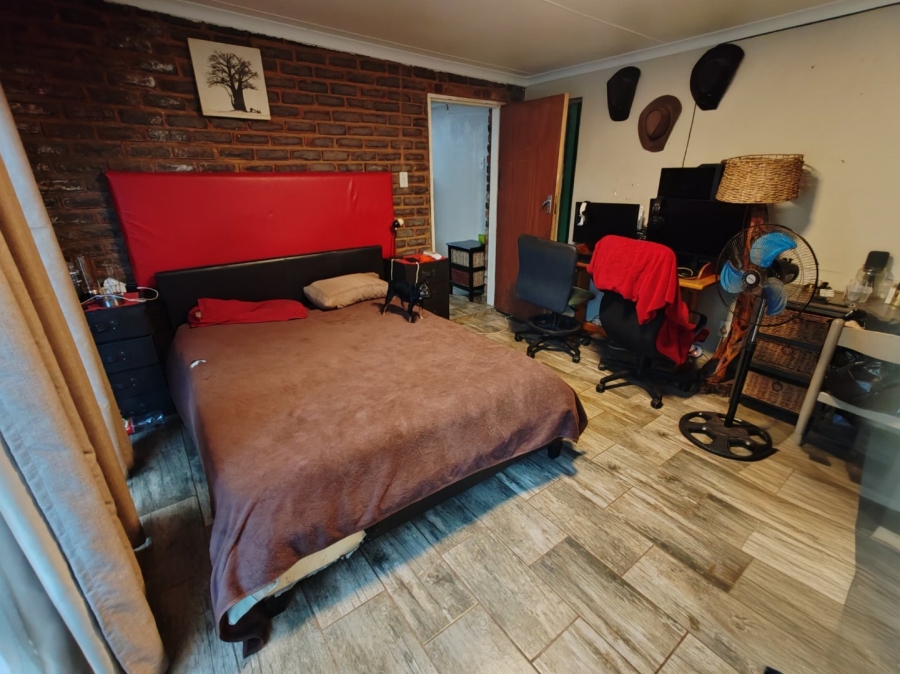 4 Bedroom Property for Sale in Dorandia Gauteng