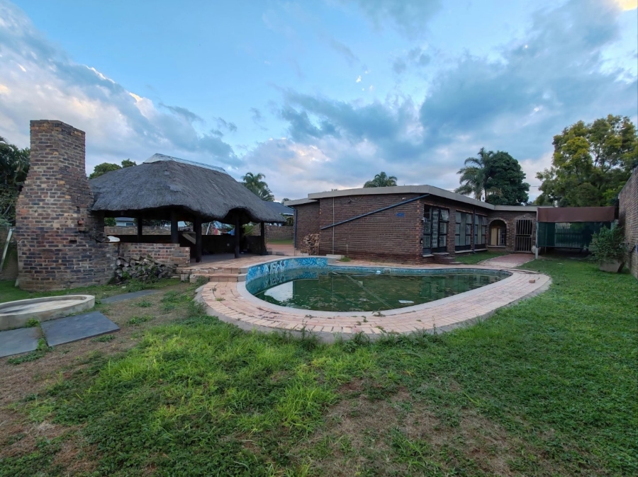 4 Bedroom Property for Sale in Dorandia Gauteng
