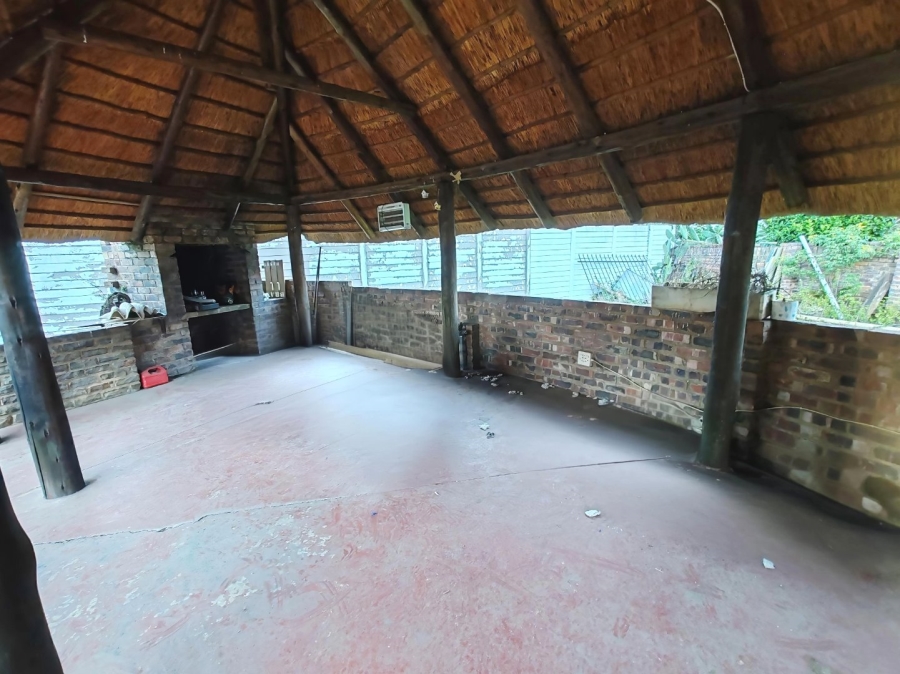 4 Bedroom Property for Sale in Dorandia Gauteng