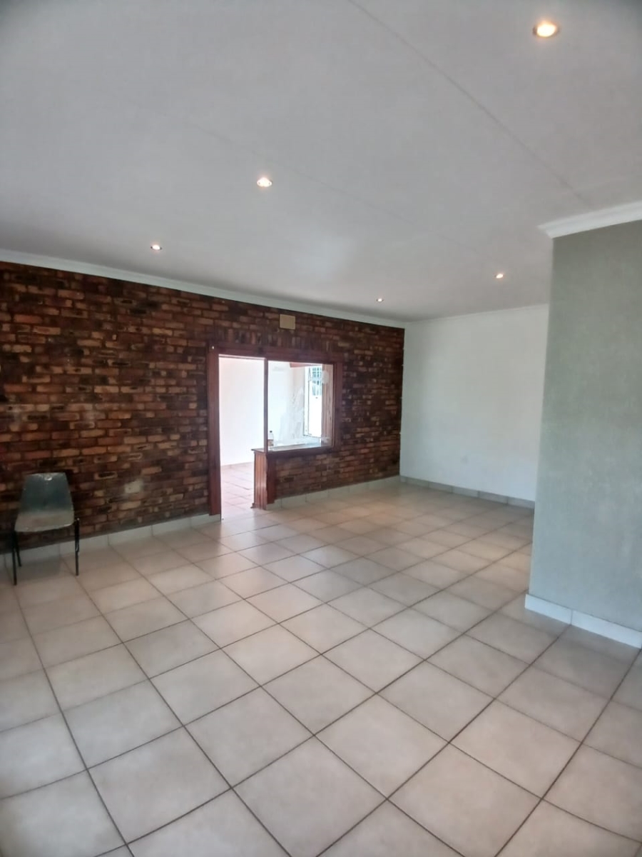To Let 3 Bedroom Property for Rent in Kibler Park Gauteng
