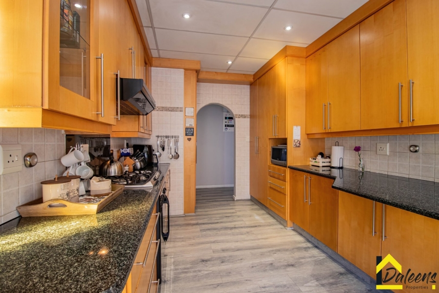 4 Bedroom Property for Sale in Ravenswood Gauteng
