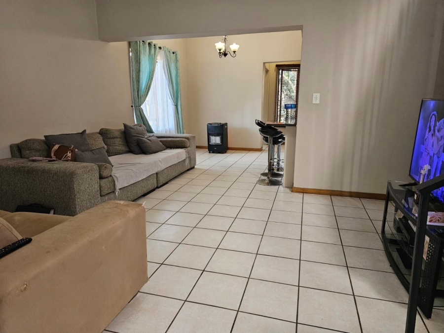 3 Bedroom Property for Sale in Olivedale Gauteng