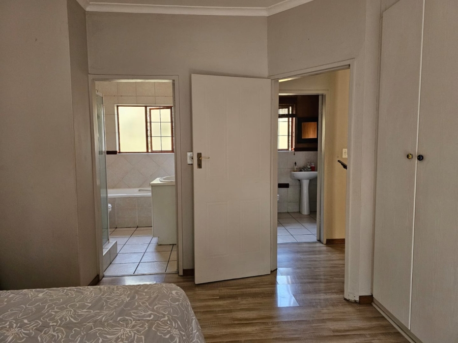 3 Bedroom Property for Sale in Olivedale Gauteng