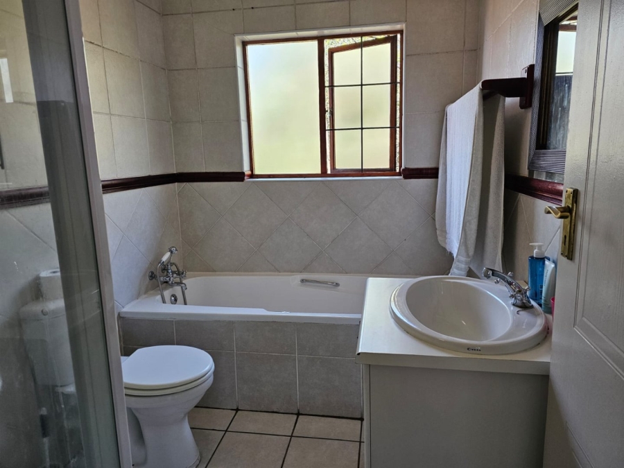 3 Bedroom Property for Sale in Olivedale Gauteng