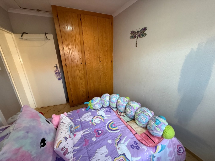 2 Bedroom Property for Sale in Rooihuiskraal North Gauteng