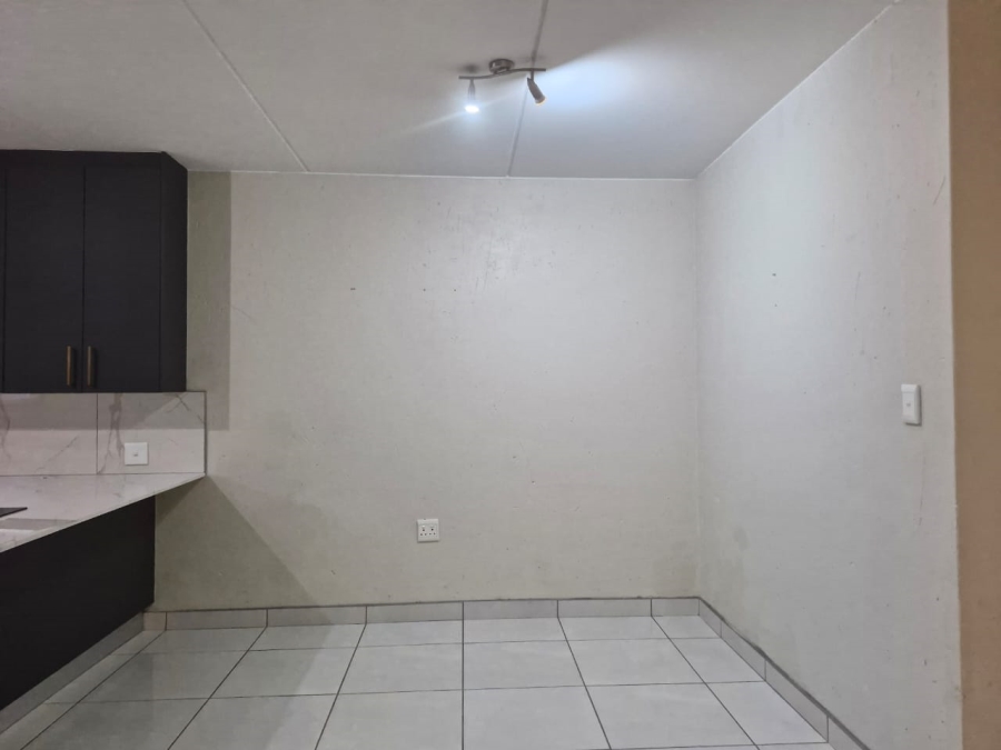 3 Bedroom Property for Sale in Ambott Gauteng