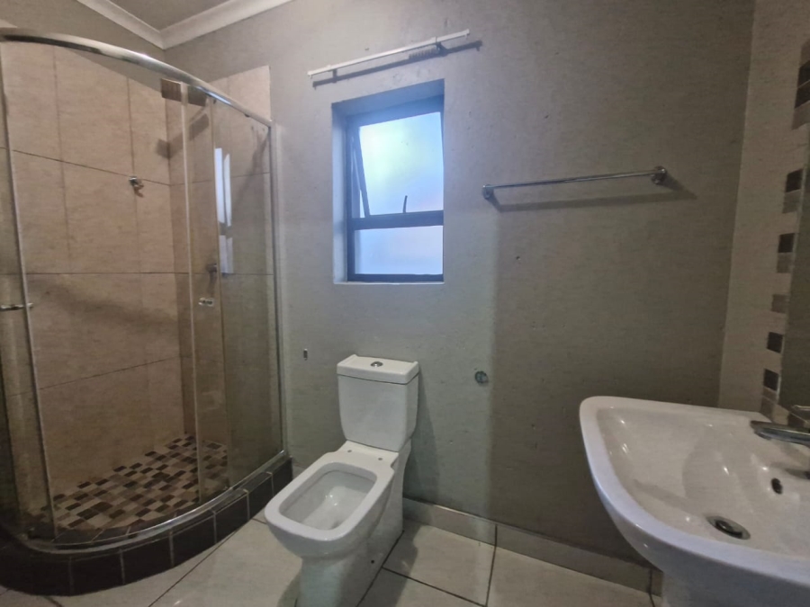 3 Bedroom Property for Sale in Ambott Gauteng