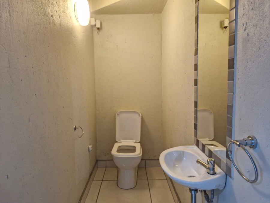 3 Bedroom Property for Sale in Ambott Gauteng