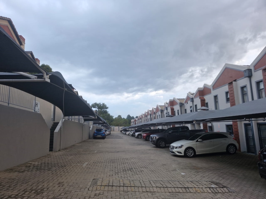 3 Bedroom Property for Sale in Ambott Gauteng