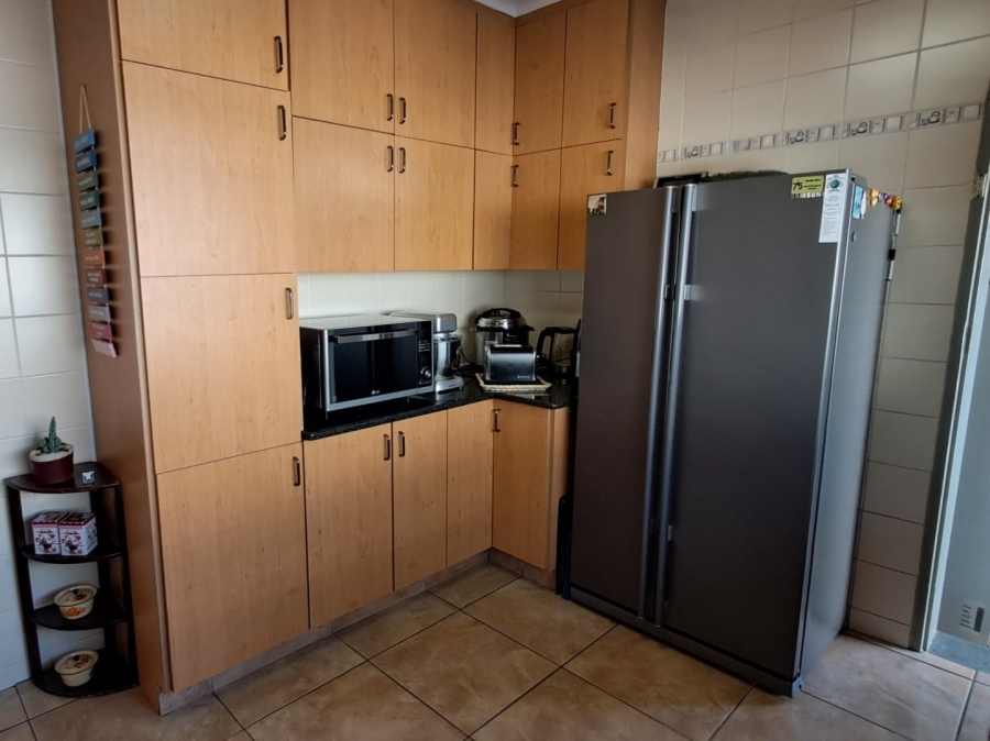 3 Bedroom Property for Sale in Mountain View Gauteng