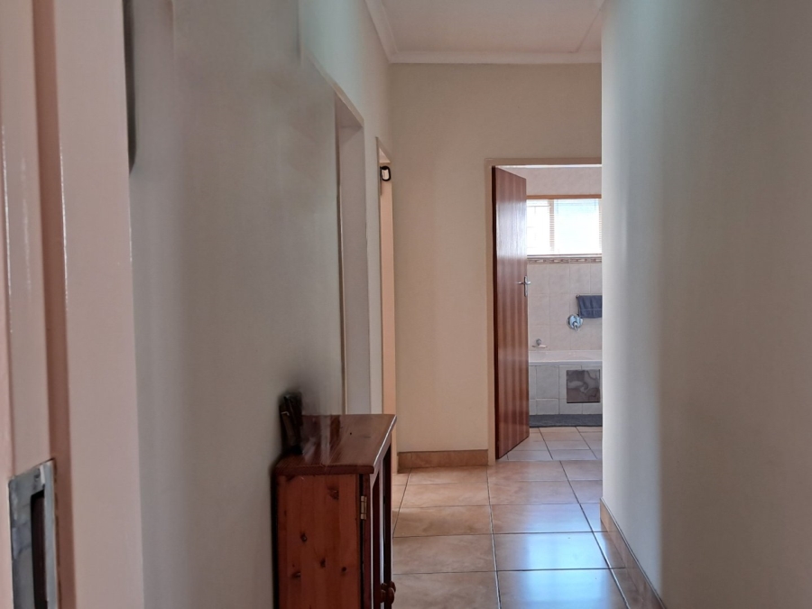 3 Bedroom Property for Sale in Mountain View Gauteng