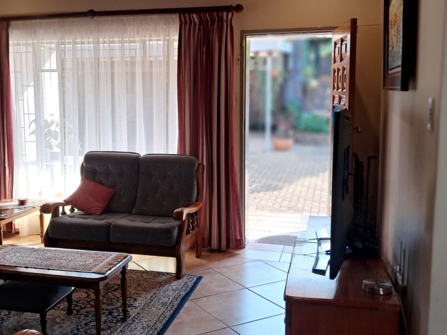 3 Bedroom Property for Sale in Mountain View Gauteng
