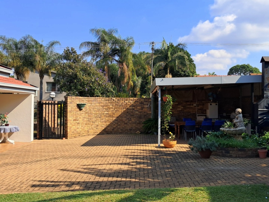 3 Bedroom Property for Sale in Mountain View Gauteng
