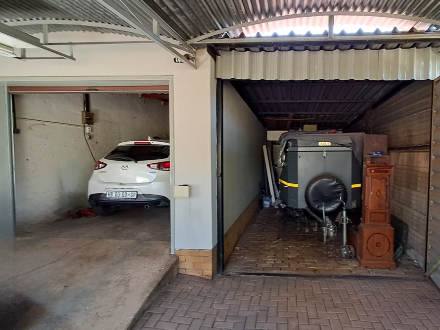 3 Bedroom Property for Sale in Mountain View Gauteng