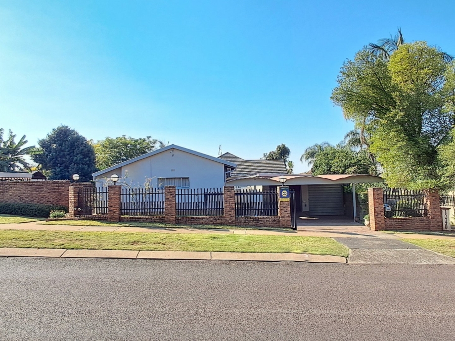 3 Bedroom Property for Sale in Mountain View Gauteng