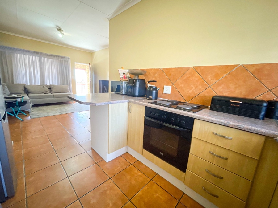 2 Bedroom Property for Sale in Erand Gardens Gauteng